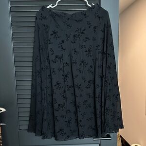 Brandy Melville Elegant Black Floral Women's Skirt